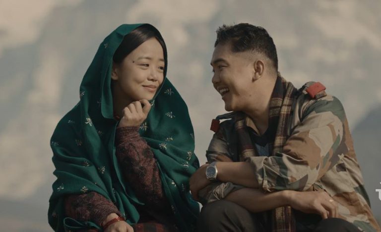 ‘पेन्सन पट्टा’ को नयाँ गीत ‘ऐना हेरेर’ ले कथावस्तुबारे के भन्न खोजेको हो ?
