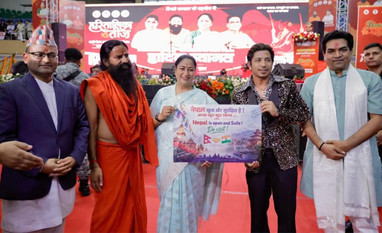 गायक सपूतले दिए दिल्लीका मुख्यमन्त्रीलाई नेपाल घुम्ने निम्तो