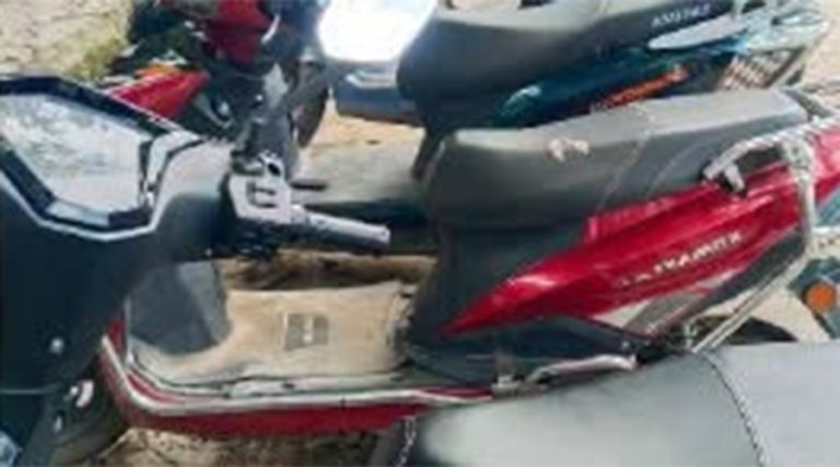 भन्सार छलेर ल्याइएका १० वटा स्कुटर नियन्त्रणमा