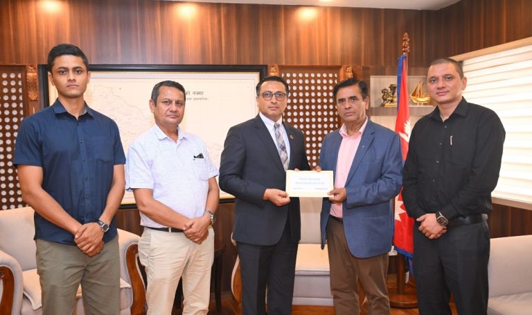 शर्मा एन्ड कम्पनी तथा सञ्जीवनी ग्रुपद्वारा बाढी प्रभावितलाई १ करोड ५१ लाख सहयोग