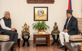 भारतीय राजदूत श्रीवास्तवले गरे परराष्ट्रमन्त्री खनालसँग बिदाइ भेट