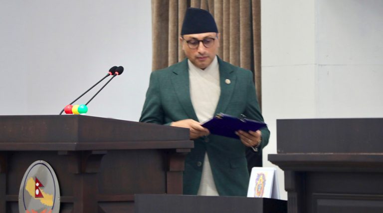 नागरिक लगानी कोषको परिचालनमा निजी बैंकमा जस्तो हस्तक्षेप गर्दैनौं : अर्थमन्त्री वाग्ले