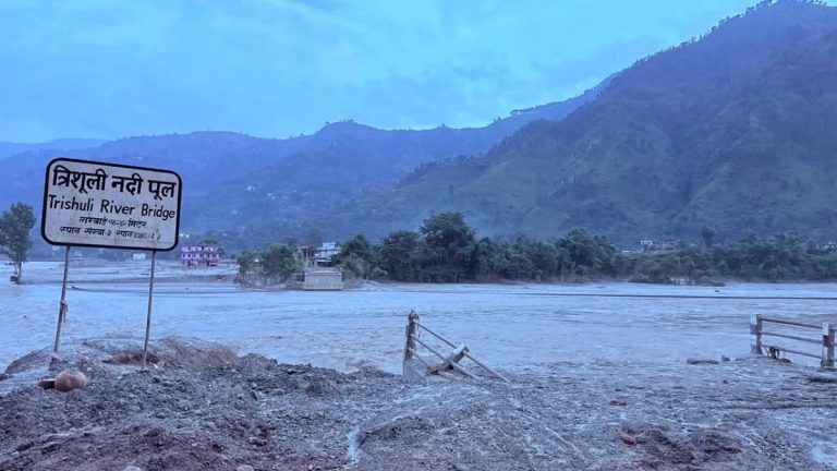 दर्शनटार-रातमाटेमा बेलिब्रिज राख्नुपर्ने स्थानीयको माग