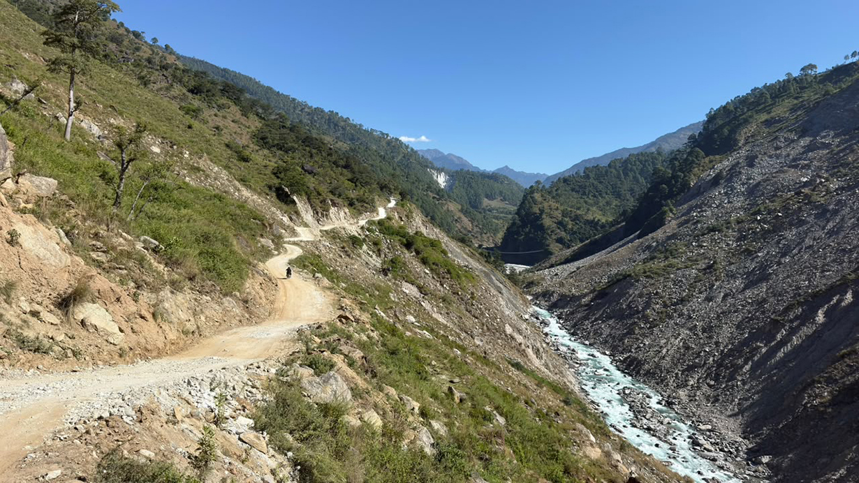 बाजुराको अम्कोट पहिरो नियन्त्रण र सडक सुधारका लागि ५२ करोड बजेट