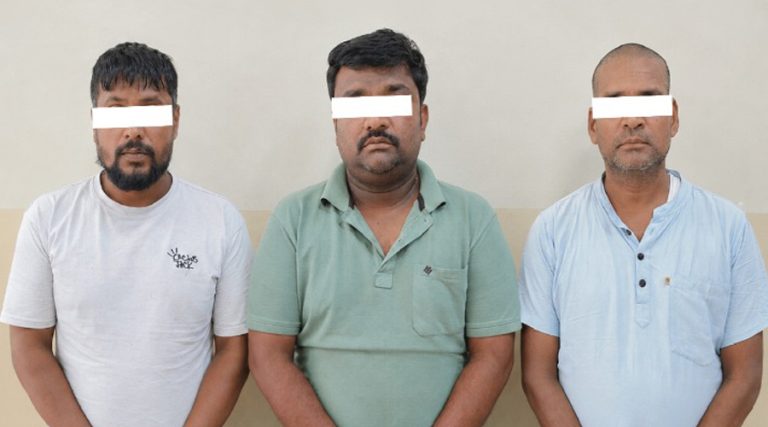 यात्रुलाई हैरानी दिएको आरोपमा ३ जना पक्राउ