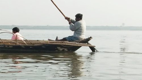 भारतको बिहारमा डुंगा पल्टिँदा १४ जनाको मृत्यु, अधिकांश बालबालिका