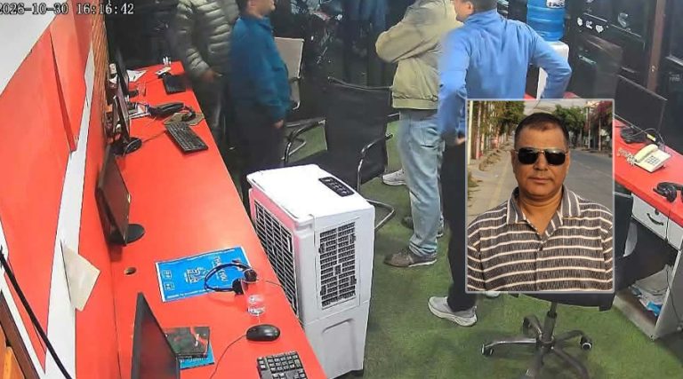 पत्रकार सुवेदीलाई समाचार कक्षबाट प्रहरीले लियो नियन्त्रणमा