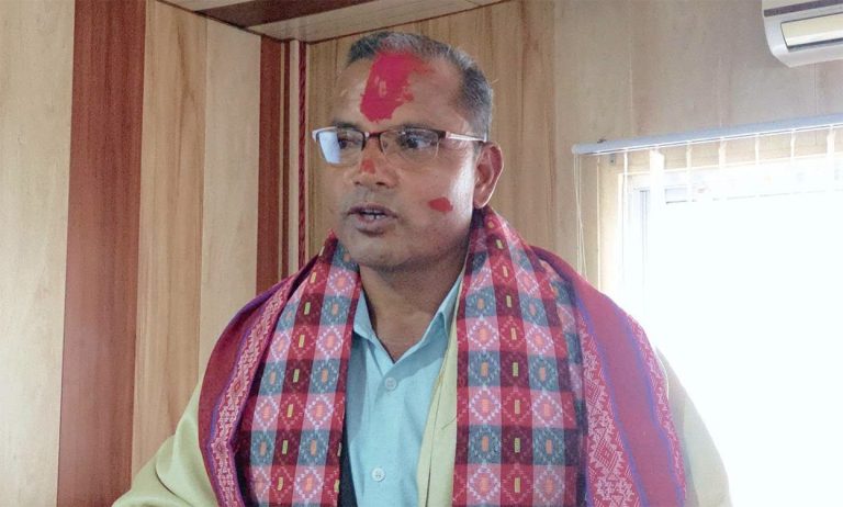 एमाले सुदूरपश्चिमका सांसद थापाले दिए राजीनामा, सभामुखले गरे होल्ड