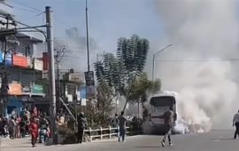 भक्तपुरमा गुडिरहेको बसमा धुवाँ आएपछि