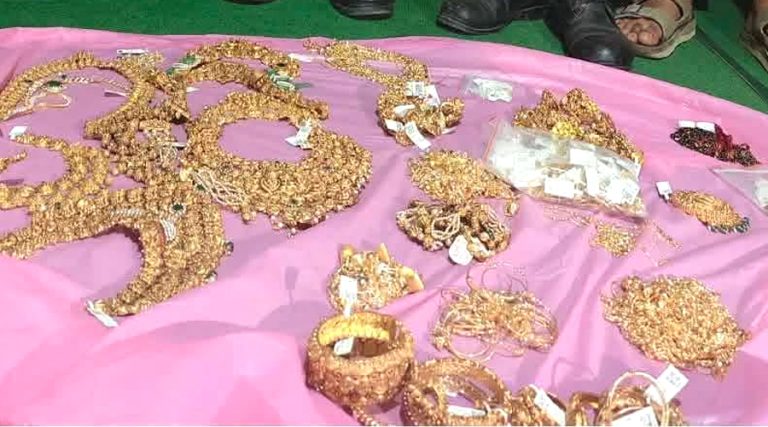 रुपन्देहीबाट एक किलो सुनका गरगहनासहित महिला पक्राउ