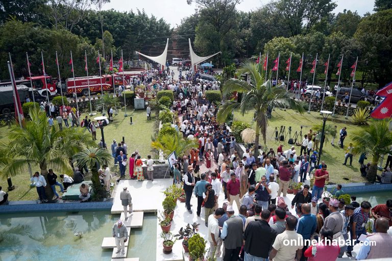 कांग्रेस महाधिवेशनमा मनोनयन दर्ता हुँदै, यस्तो छ चहलपहल (तस्वीरहरू)