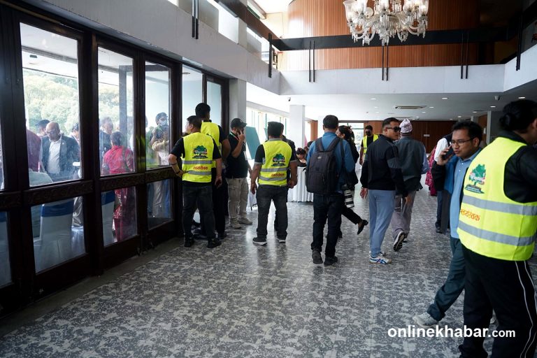 कांग्रेसको बन्दसत्र अपराह्न चार बजे