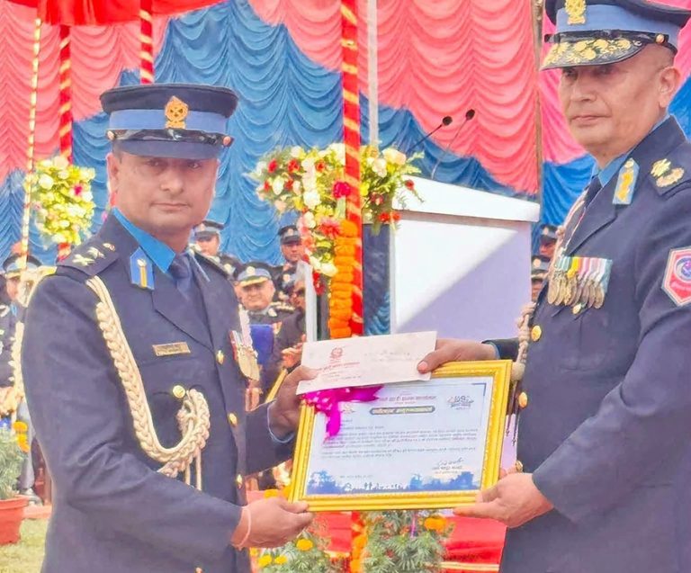 डीएसपी भट्टलाई नेपाल प्रहरीको ‘सर्वोत्कृष्ट अनुसन्धानकर्ता’ पुरस्कार