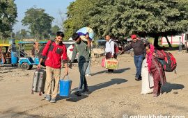 दसैंको खुसी बोकेर घर फिर्ती (तस्वीरहरू)