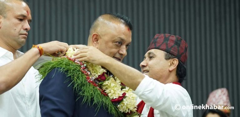 गगनको गलामा दुबोको माला (तस्वीरहरू)