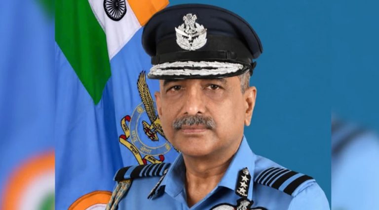भारतीय वायुसेनाको २९ औं प्रमुखमा अशुतोष दीक्षित नियुक्त