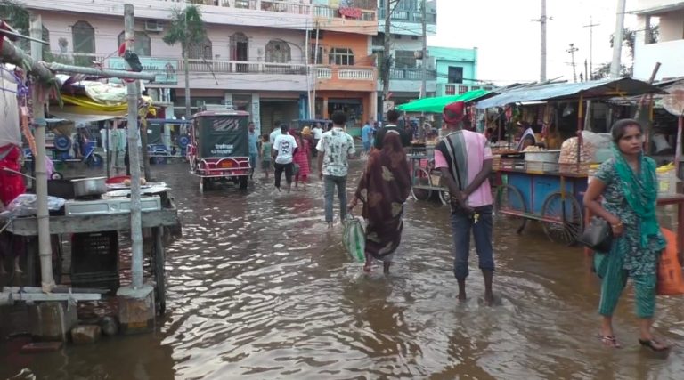 बाँध भत्किएपछि जलेश्वर जलमग्न