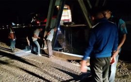 नवलपुरको लोकाहा खोला माथिको पुरानो पुलमा समस्या आएपछि नयाँ पुलबाट सवारी सञ्चालन