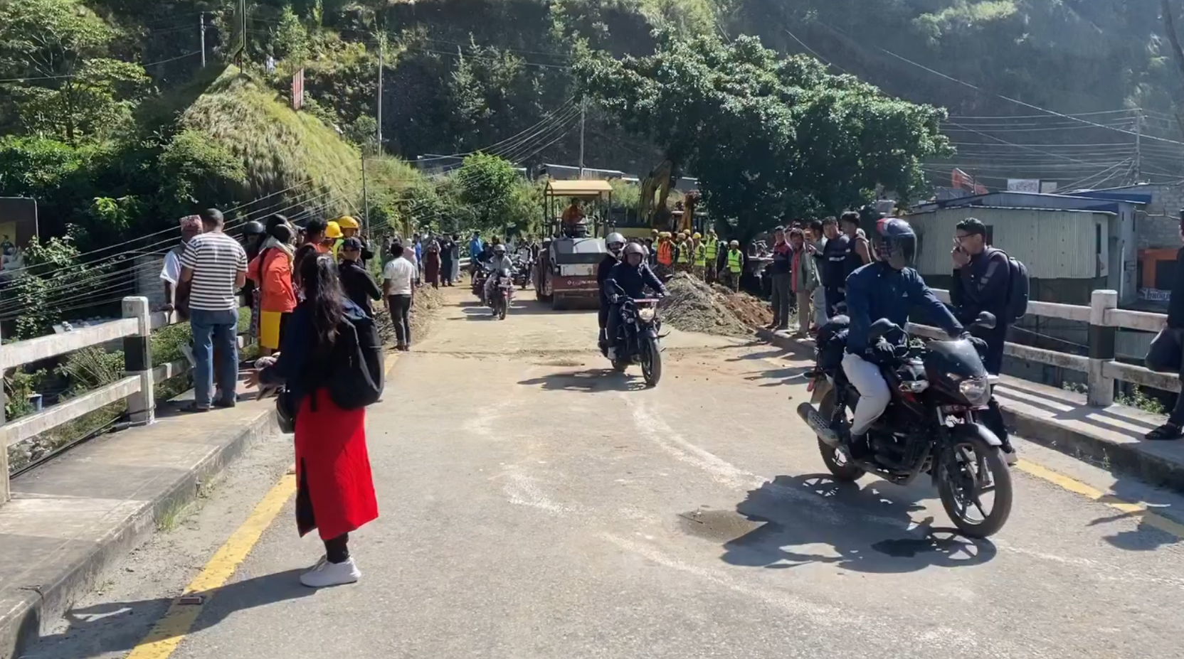 सञ्चालनमा आयो मालढुंगा पुल