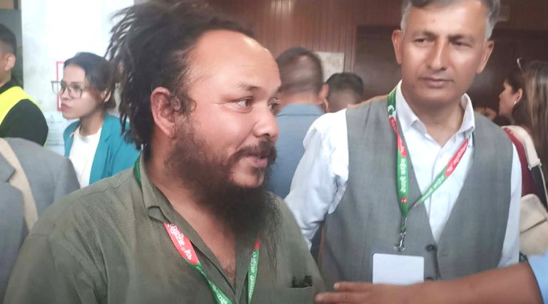 चलचित्रकर्मी मीन भामद्वारा कांग्रेस सहमहामन्त्रीमा उम्मेदवारी दर्ता