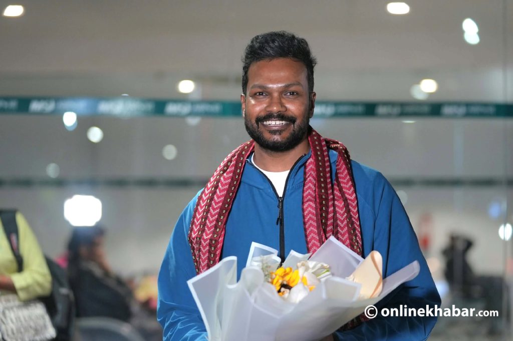 हिमालय स्पोर्ट्स ‘रेड बुल क्रिकेट लाइभ’का प्रस्तोता नवनीत कृष्ण नेपाल आइपुगे