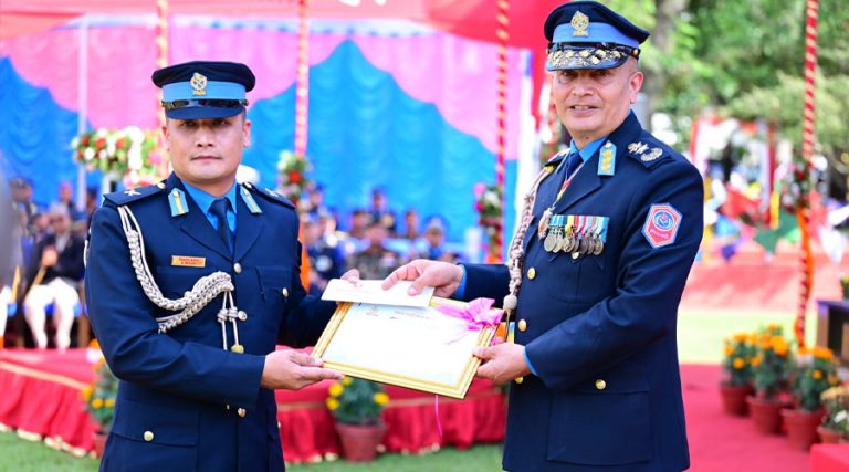 सिरहाका प्रहरी निरीक्षक मल्ल ‘उत्कृष्ट लागूऔषध अनुसन्धानकर्ता’ को रुपमा सम्मानित