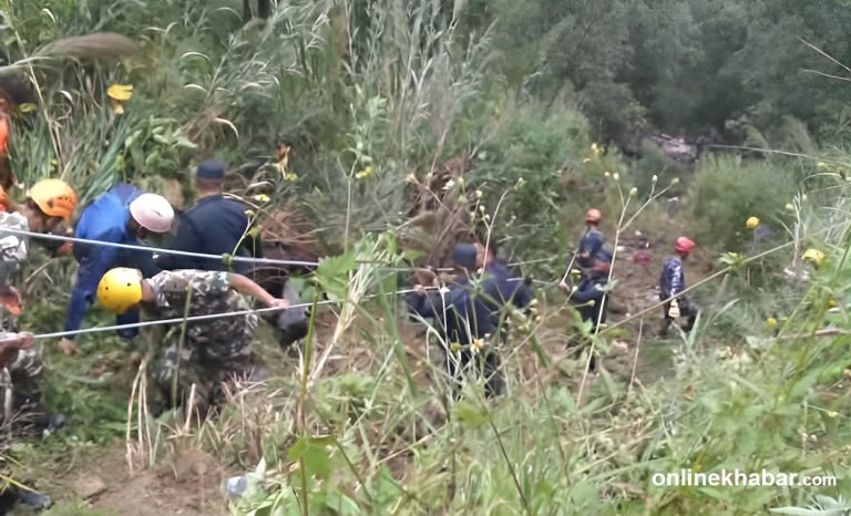 पोखरामा बस दुर्घटना हुँदा ४ विद्यार्थीसहित ५ जनाको मृत्यु