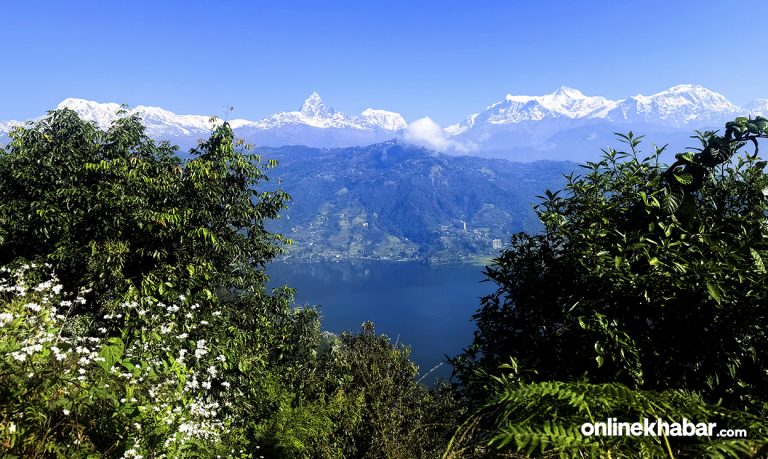 पोखराको सौन्दर्यलाई थप मनमोहक बनाउने हिमाल, स्तूप र ताल