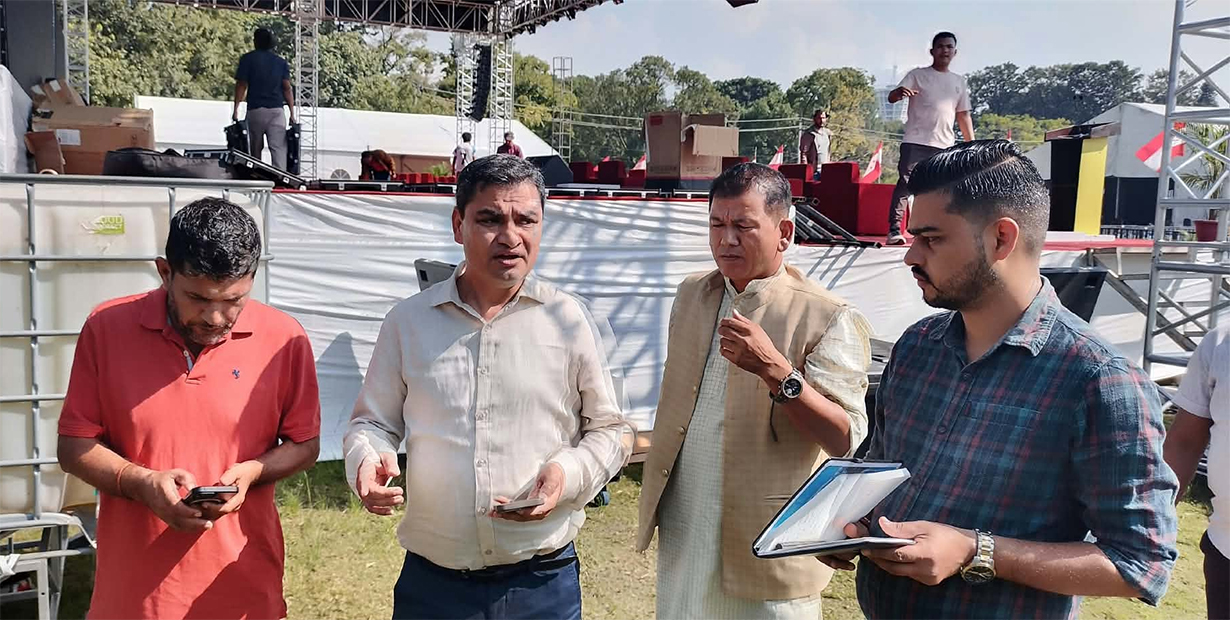 महाधिवेशनस्थलमा महामन्त्री प्रदीप पौडेल, व्यवस्थापनको समन्वय गर्दै
