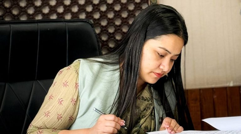 निजामती विधेयकबारे मन्त्री रावल– संघीय शासन प्रणाली कार्यान्वयनका लागि कोसेढुंगा