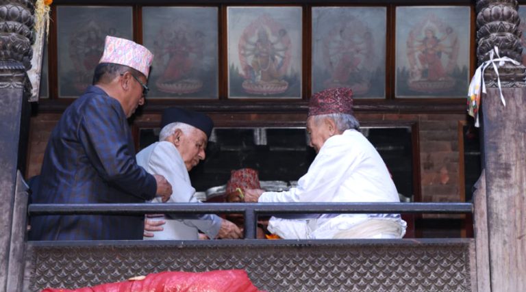 कोजाग्रत पूर्णिमामा राष्ट्रपति पौडेलद्वारा भक्तपुरको नवदुर्गा मन्दिरमा पूजाअर्चना