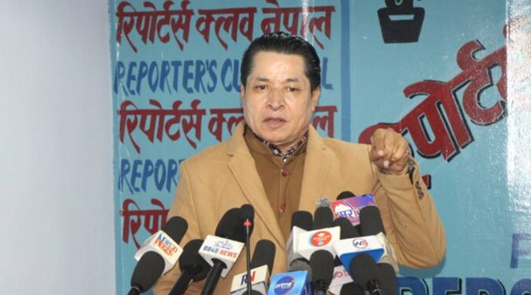 म सरकारको पक्षमा छु, तर प्रेसलाई त्रासमा प्रयास नहोस् : ऋषि धमला