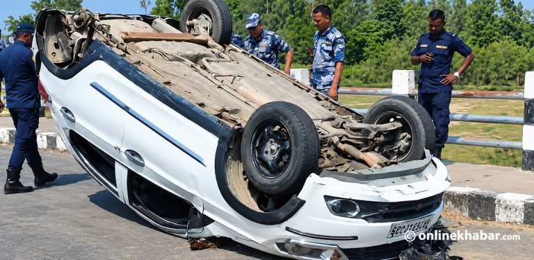 सर्लाहीमा भारतीय नम्बर प्लेटको कार दुर्घटना : एकको मृत्यु, दुई घाइते