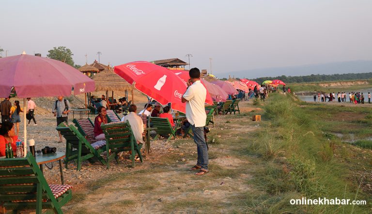 दशैंको टीकालगत्तै चितवनका प्रमुख पर्यटकीय गन्तव्यमा बढे पर्यटक