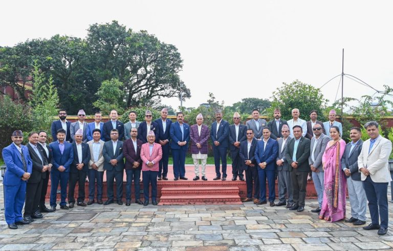 महासंघ टोलीले भेट्यो राष्ट्रपति, आर्थिक पुनरुत्थानमना सरकार-निजी क्षेत्र सहकार्यमा जोड