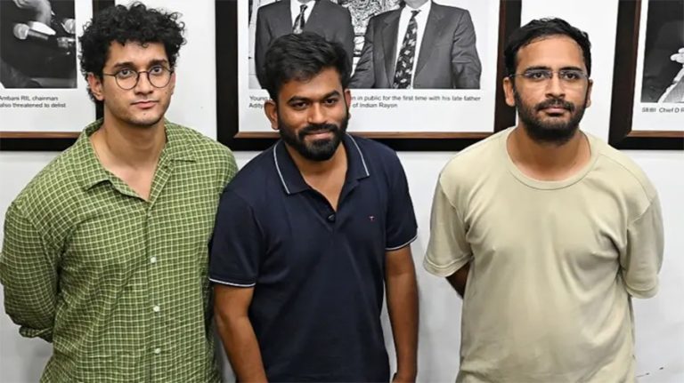 कक्रोच जनता पार्टीका अभिजीत दिपकेसहित ३ शीर्ष नेता प्रहरी हिरासतमा रहेको दाबी