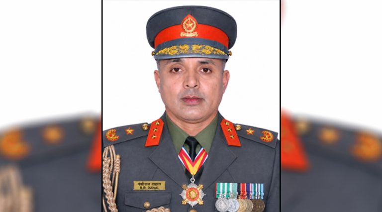 संवेदनशील सूचना चुहाएको आरोपमा सशस्त्रका एआईजी वंशीराज दाहाल निलम्बित