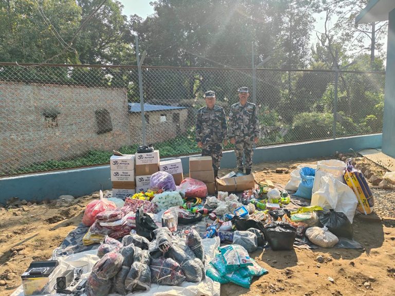 कञ्चनपुरमा भन्सार छलीको सामान बरामद
