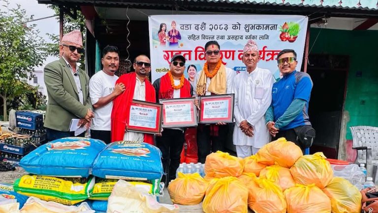 गायक डम्बर नेपालीलाई उर्लाबारीमा सम्मान
