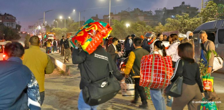 दशैं आइसक्यो, घर जान हतार छ (तस्वीरहरू)