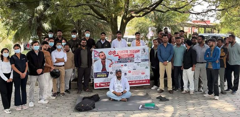 सहमति कार्यान्वयन नभएपछि डा. डिल्ली हरिजन फेरि आमरण अनशनमा