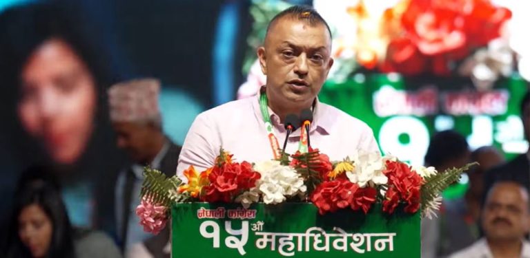 संसद्‌मा प्रधानमन्त्री बालेनको अनुपस्थितिलाई लिएर गगन थापाले उठाए प्रश्न