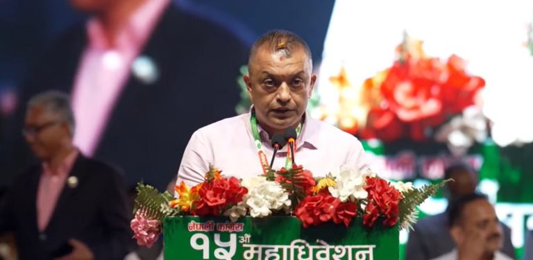 प्रधानमन्त्रीका कारण संसद् बन्द छ, देशलाई खुलामञ्च चाहिएको छ : गगन थापा