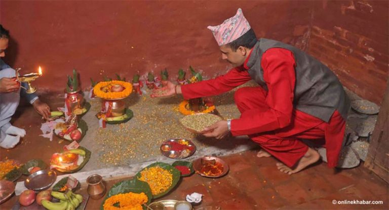 नौ रथाका नौ दिन कस्तो रङका पहिरन लगाएर पूजा गर्ने ?