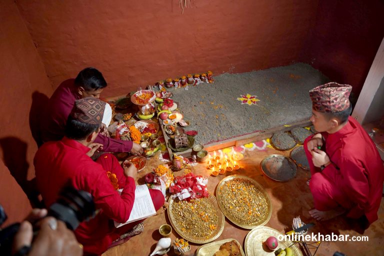 राखियो हनुमानढोकाको दशैं घरमा जमरा (तस्वीरहरू)