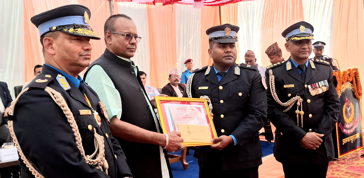 प्रहरी दिवसमा मधेशका १५ प्रहरी स्ममानित, सर्वोत्कृष्ट प्रहरी सम्मान साहलाई