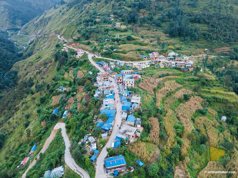 भूकम्पको केन्द्र रामीडाँडासहित बारेकोटको प्राकृतिक दृश्य (तस्वीरहरू)