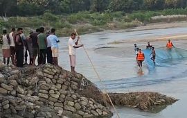 सिरहामा खोलामा डुबेर एक बालकको मृत्यु, एक बेपत्ता