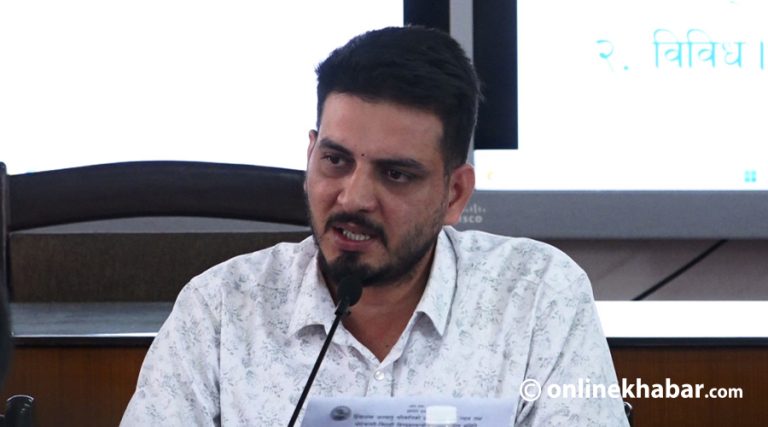 तातोपानी नाका सञ्चालनमा ल्याउन चीनसँग निरन्तर संवाद भइरहेको छ : मन्त्री लम्साल
