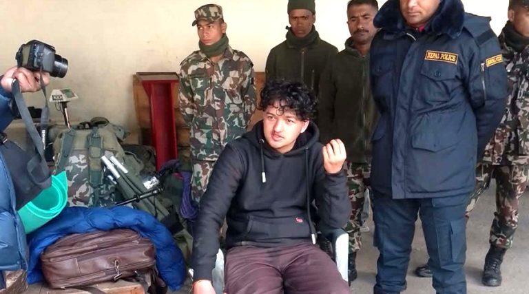 बडीमालिकामा अलपत्र परेका एक जनाको हेलिकप्टरबाट उद्धार